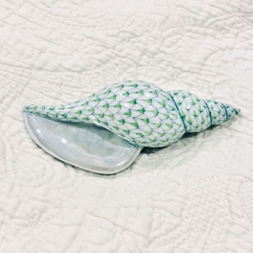 MY18-Herend Sea Snail Shell Fishnet Figurine RARE KEY LIME COLOR